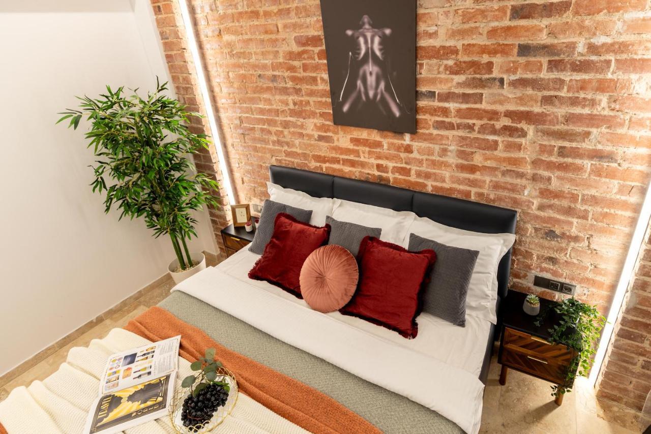 Luxury Living: Smart 2Br Apartment At Unirii Square Bucharest Luaran gambar