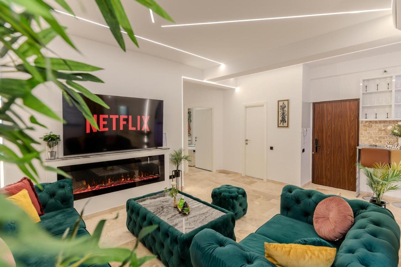 Luxury Living: Smart 2Br Apartment At Unirii Square Bucharest Luaran gambar