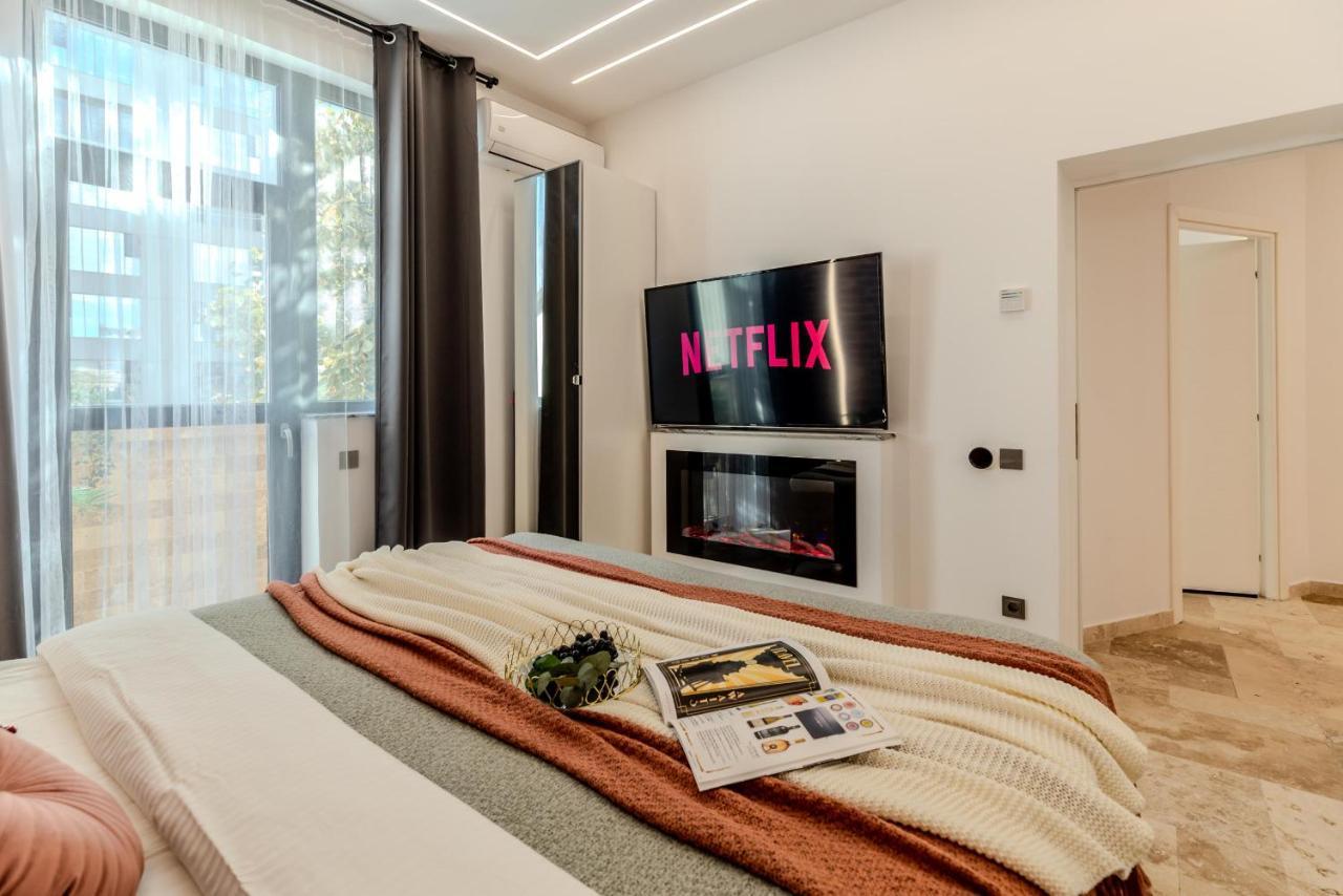 Luxury Living: Smart 2Br Apartment At Unirii Square Bucharest Luaran gambar